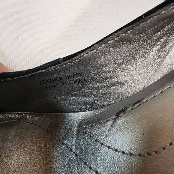 Tahari Accord Black Suede Jewel Pumps Size 7.5 - Picture 13 of 13